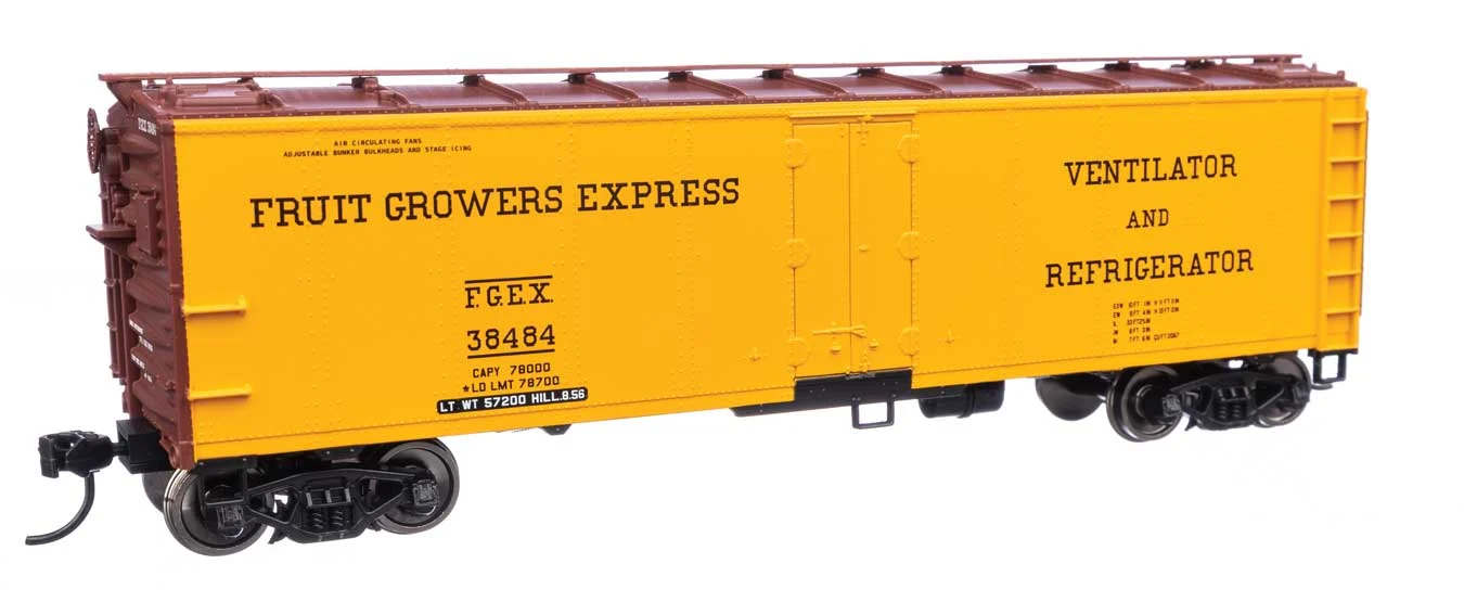 Walthers Mainline HO Scale Fruit Growers Express FGEX #38484 40' Steel Reefer with Dreadnaught Ends