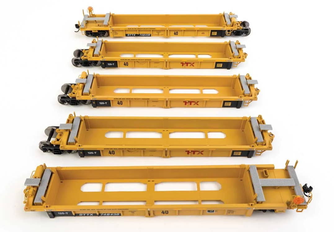 Walthers Mainline HO Scale TTX DTTX #748295 Thrall 5-Unit Rebuilt 40' Well Car Set - 910-55675