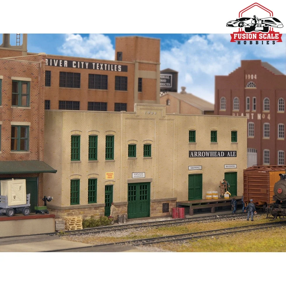 Walthers Cornerstone HO Scale Arrowhead Ale Background Building Kit 121/4 x 45/8 x 21/8" 31.1 x 11.7 x 5.4cm