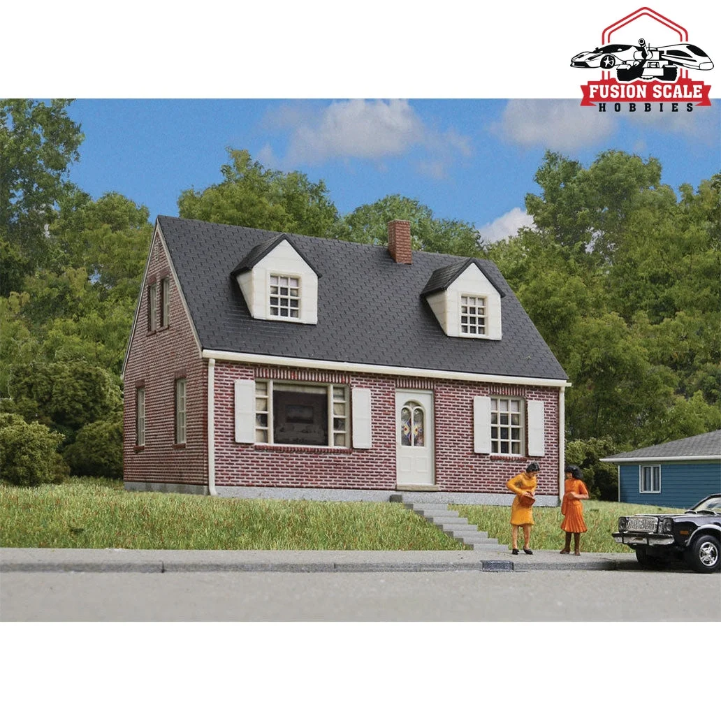 Walthers Cornerstone HO Scale Brick Cape Cod House Kit 41/4 x 35/8 x 3" 10.7 x 9.2 x 7.6cm