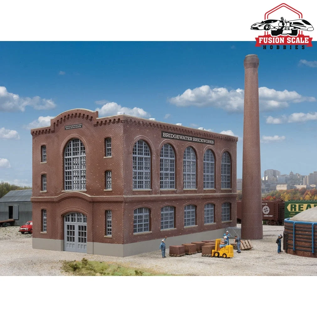 Walthers Cornerstone HO Scale Brickworks Kit 123/4 x 61/2 x 7" 31.8 x 16.2 x 17.5cm