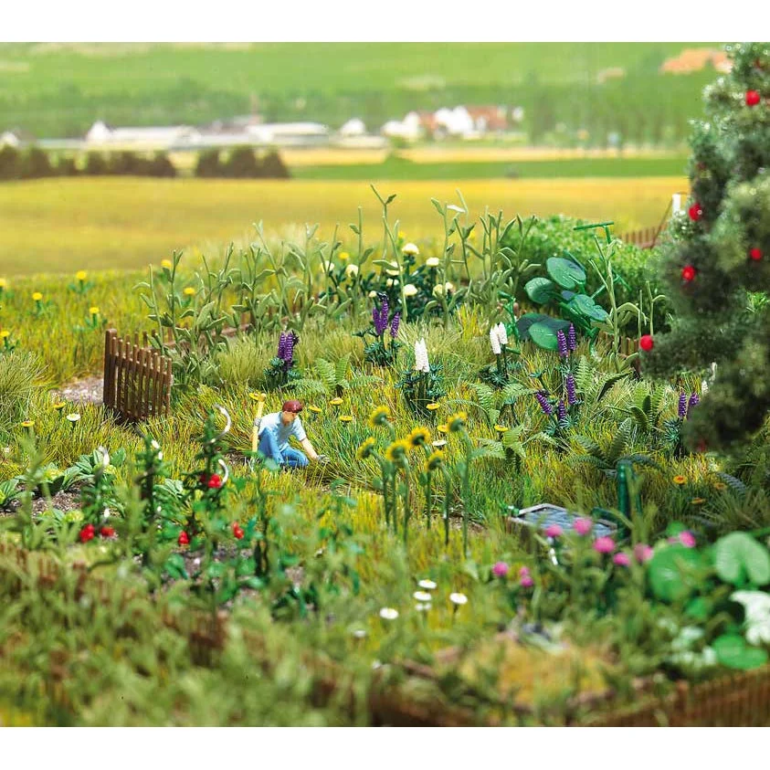 Walthers Overgrown Garden -- Kit - 5-1/8 x 6-11/16 13 x 17cm