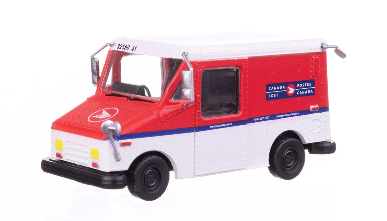 Walthers SceneMaster HO Scale Canada Postal Service 1987 - 1998 Scheme Long Life Vehicle (LLV) Mail Truck