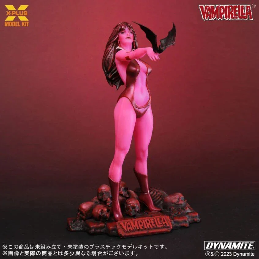1/8 X-Plus Models Glowing Vampirella Jose Gonzalez Version