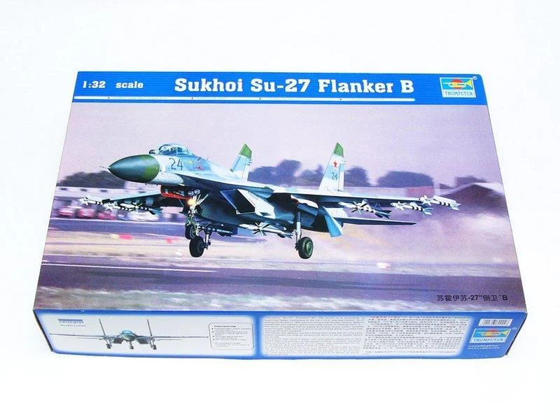 1/32 Trumpeter Sukhoi Su-27 Flanker B 02224