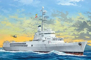 1/350 Trumpeter Jeanne d'Arc French Helicopter Carrier Plastic Model Kit