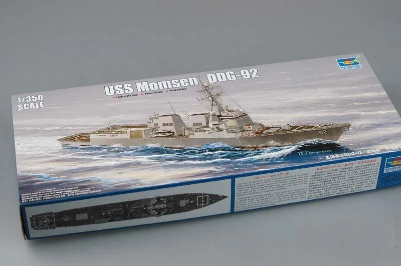 1/350 Trumpeter USS Momsen DDG-92 04527