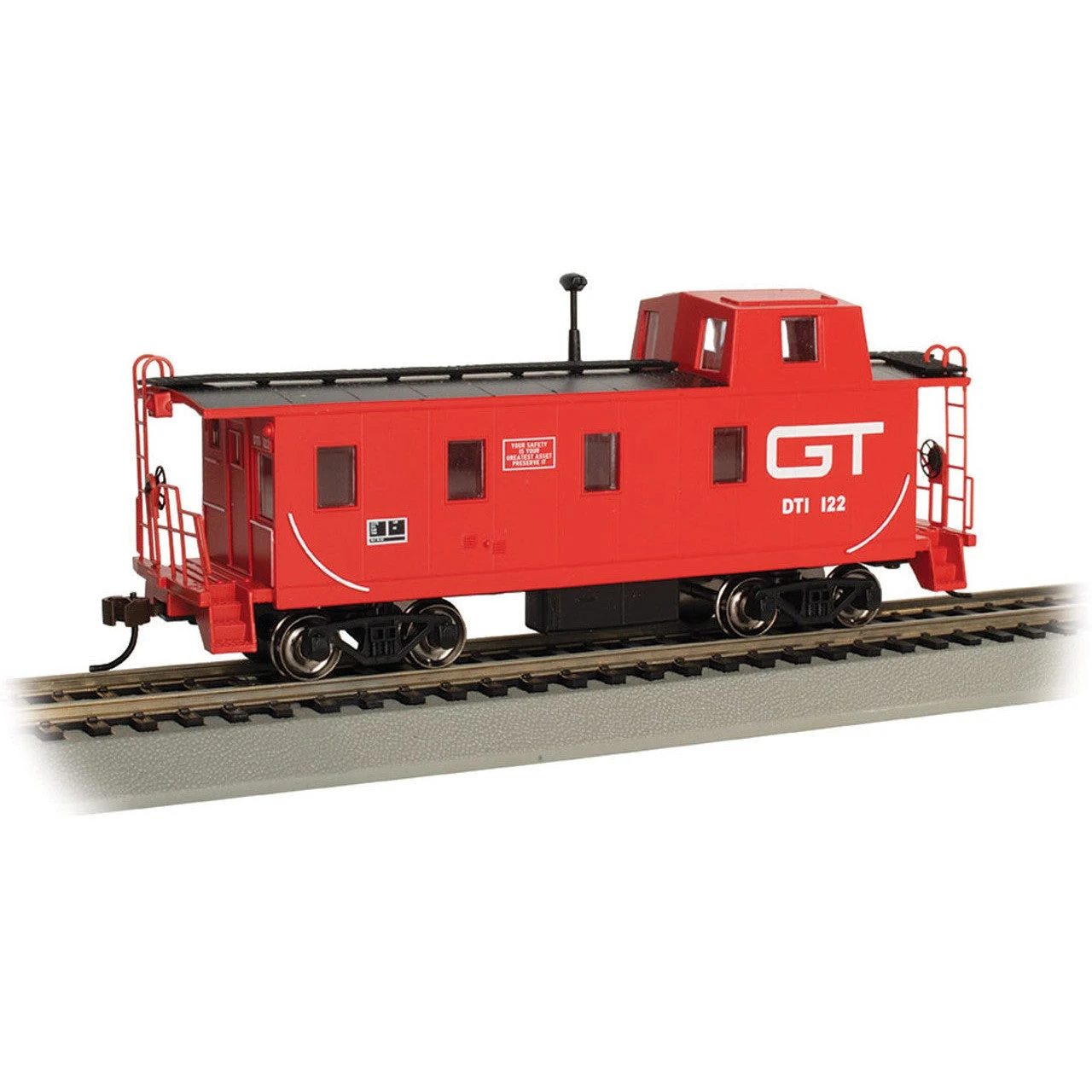 Bachmann HO Scale Off-Set Cupola Caboose GT #122 - BAC14004