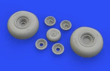 1/48 Eduard B-17 Wheels for HKM (Mask & Resin)