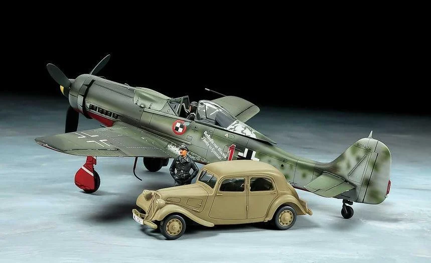 1/48 Tamiya Focke-Wulf Fw190 D-9 Jv44 w/Citroen Traction 11CV Car 25213