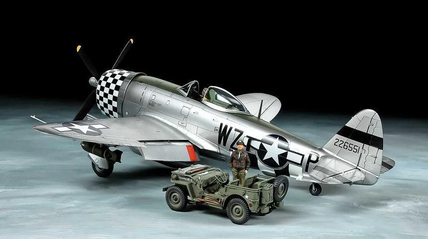 1/48 Tamiya P-47D Thunderbolt Bubbletop w/1/4-Ton 4x4 Light Vehicle 25214