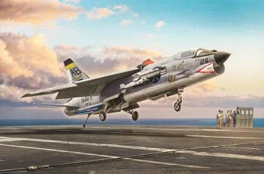 1/72 F8E Crusader Fighter - Italeri