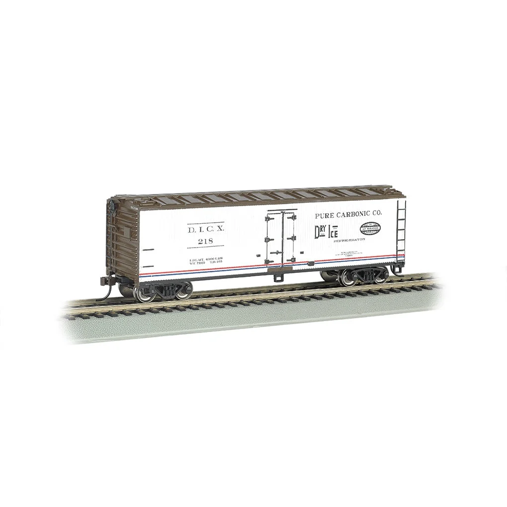 Bachmann HO Scale 40' Woodside Reefer Pure Carbonic Company - BAC19805