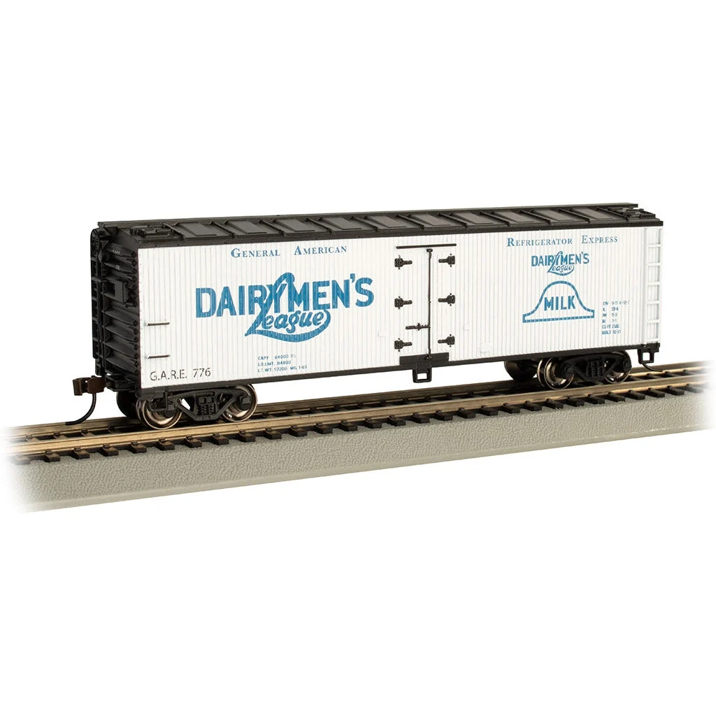 Bachmann HO Scale 40' Woodside Reefer Dairymen's League - BAC19810