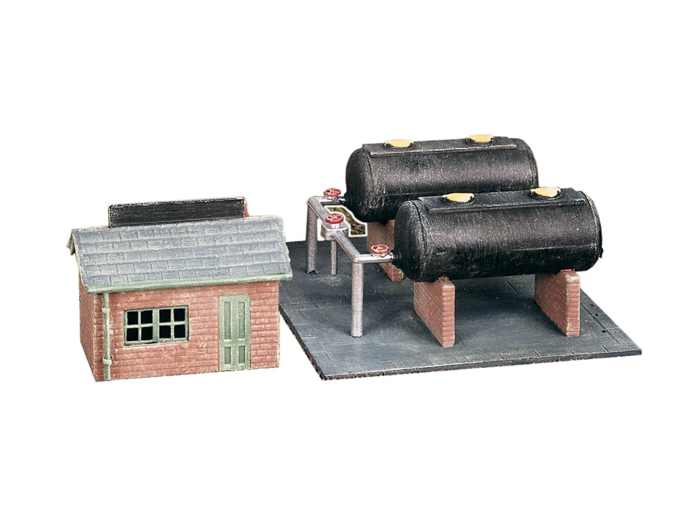 Peco N Scale Oil Depot - 228