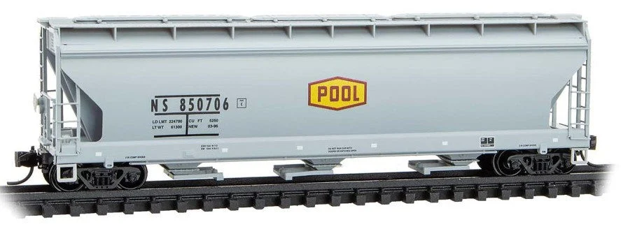 Micro Trains Line N Scale Norfolk Southern 3 Bay Covered Hopper NS #850706