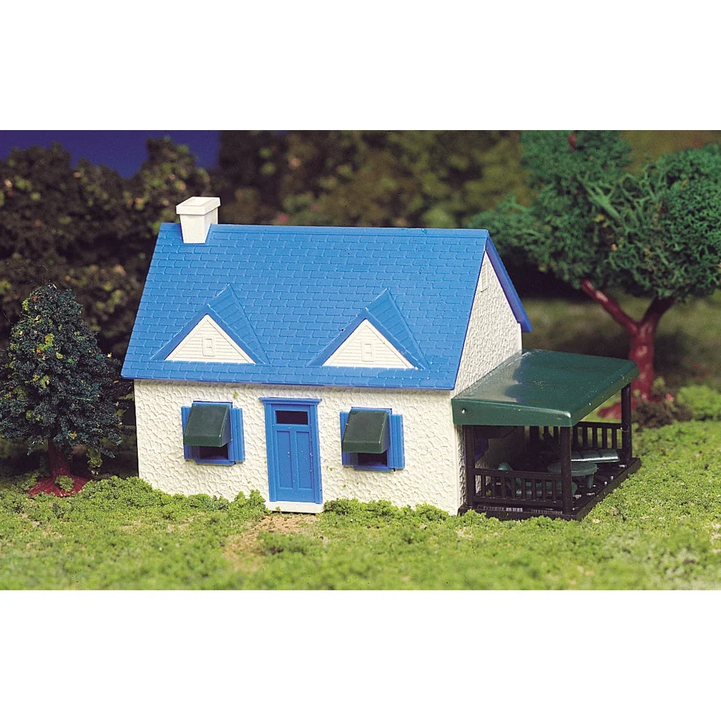 Bachmann HO Scale Plasticville Cape Cod House - BAC45131