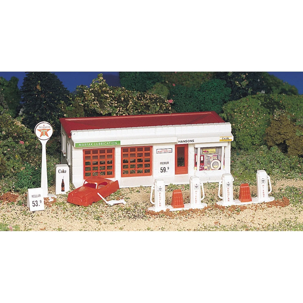 Bachmann HO Scale Plasticville Gas Station - BAC45174