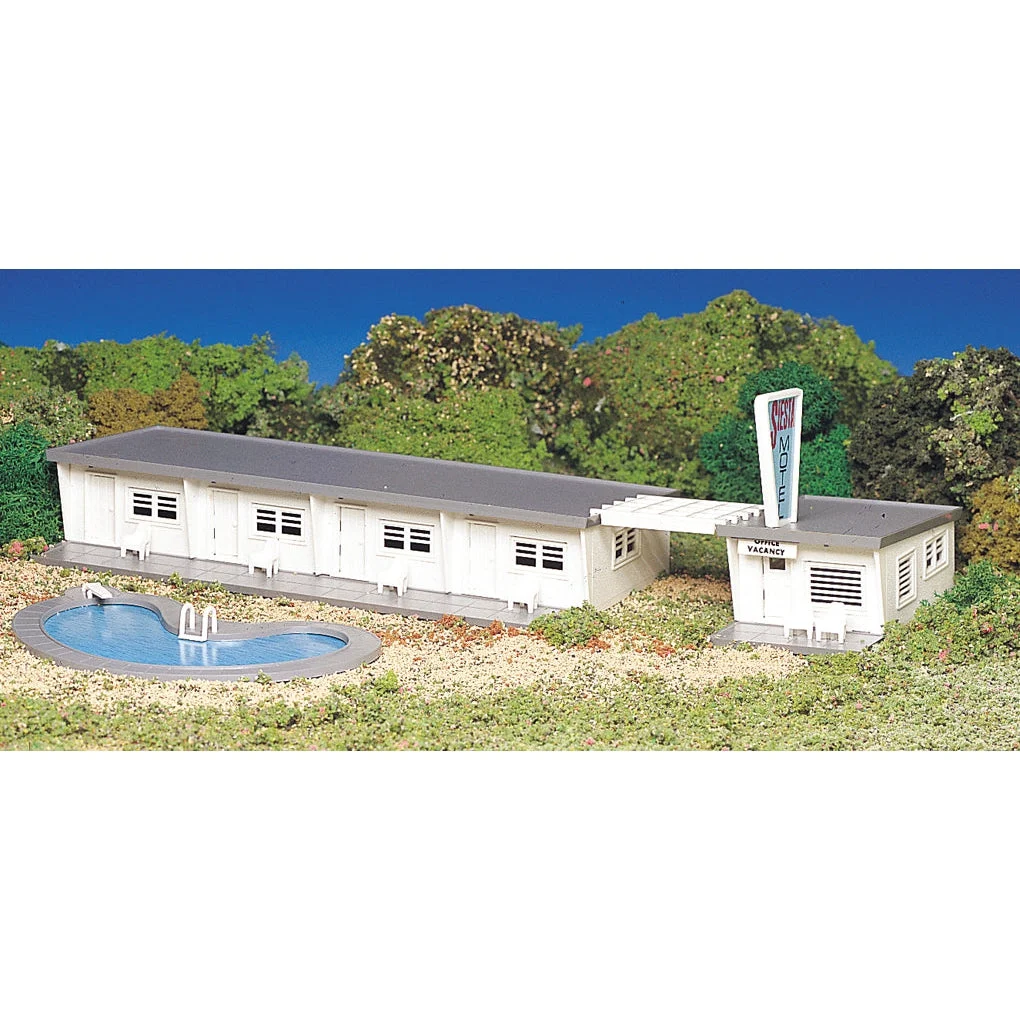 Bachmann HO Scale Plasticville Motel w/Pool - BAC45214