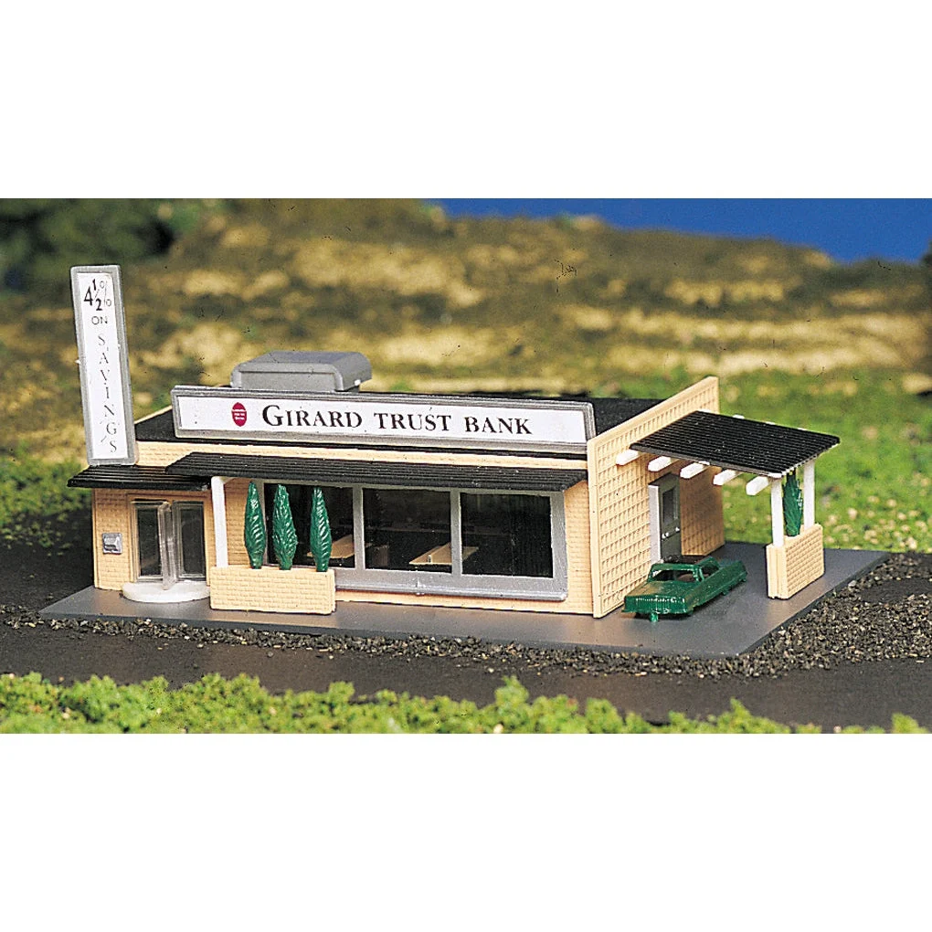 Bachmann N Scale B/U Drive-In Bank - BAC45804