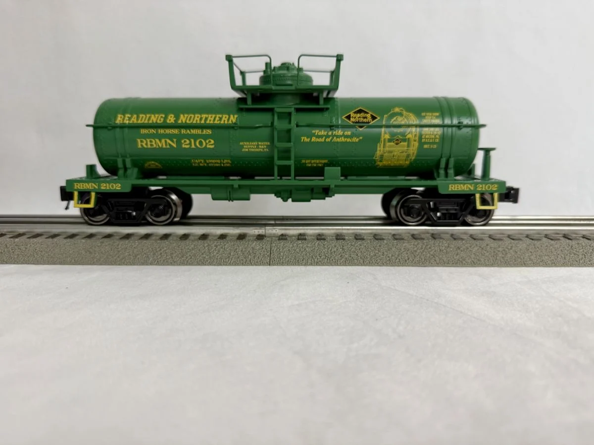 Ready Made Trains O Scale Single Dome Tank Car Reading & Northern (Green) - RMT968123