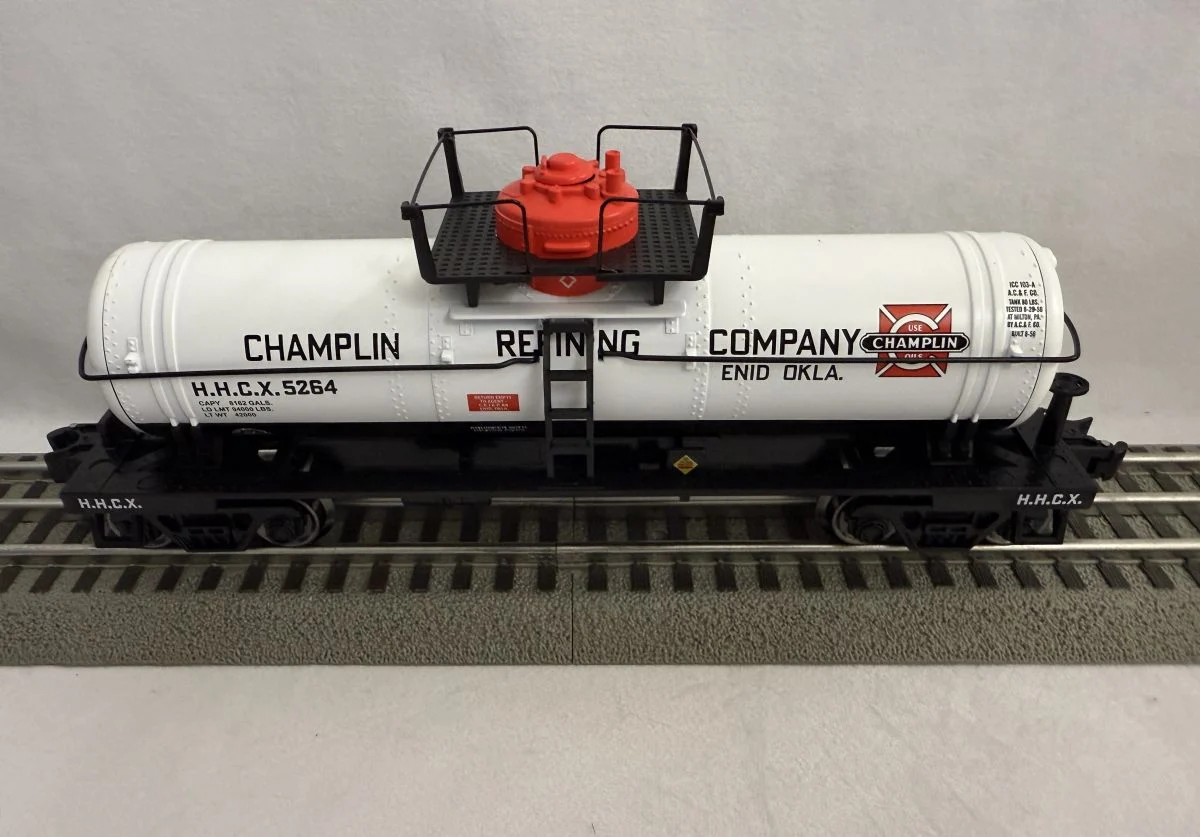 Ready Made Trains O Scale Tank Car Champlin Oil - RMT9689937