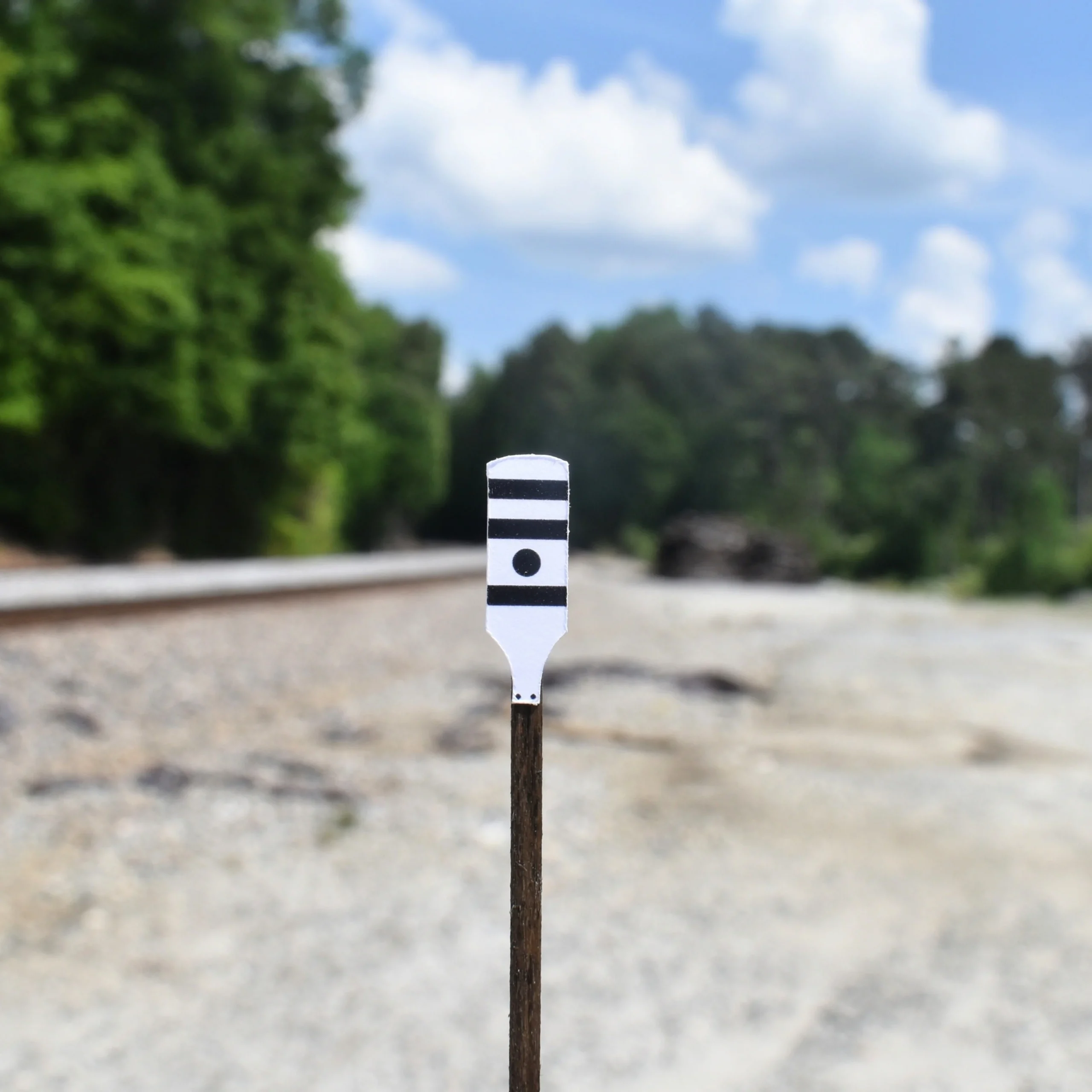 HO Scale - Southern Railway Whistle Posts - 2 Pack