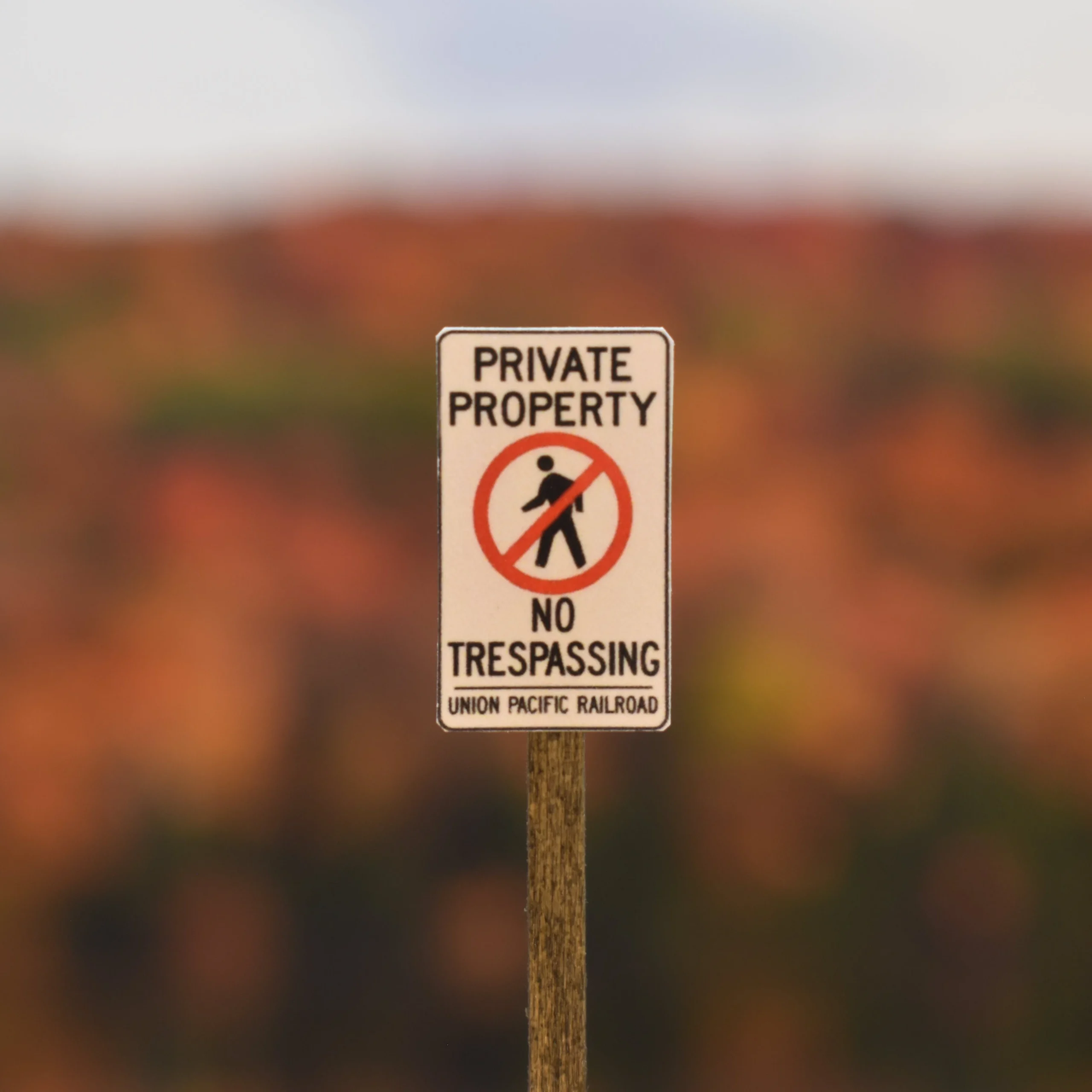 HO Scale - UP - Private Property No Trespassing - 2 Pack