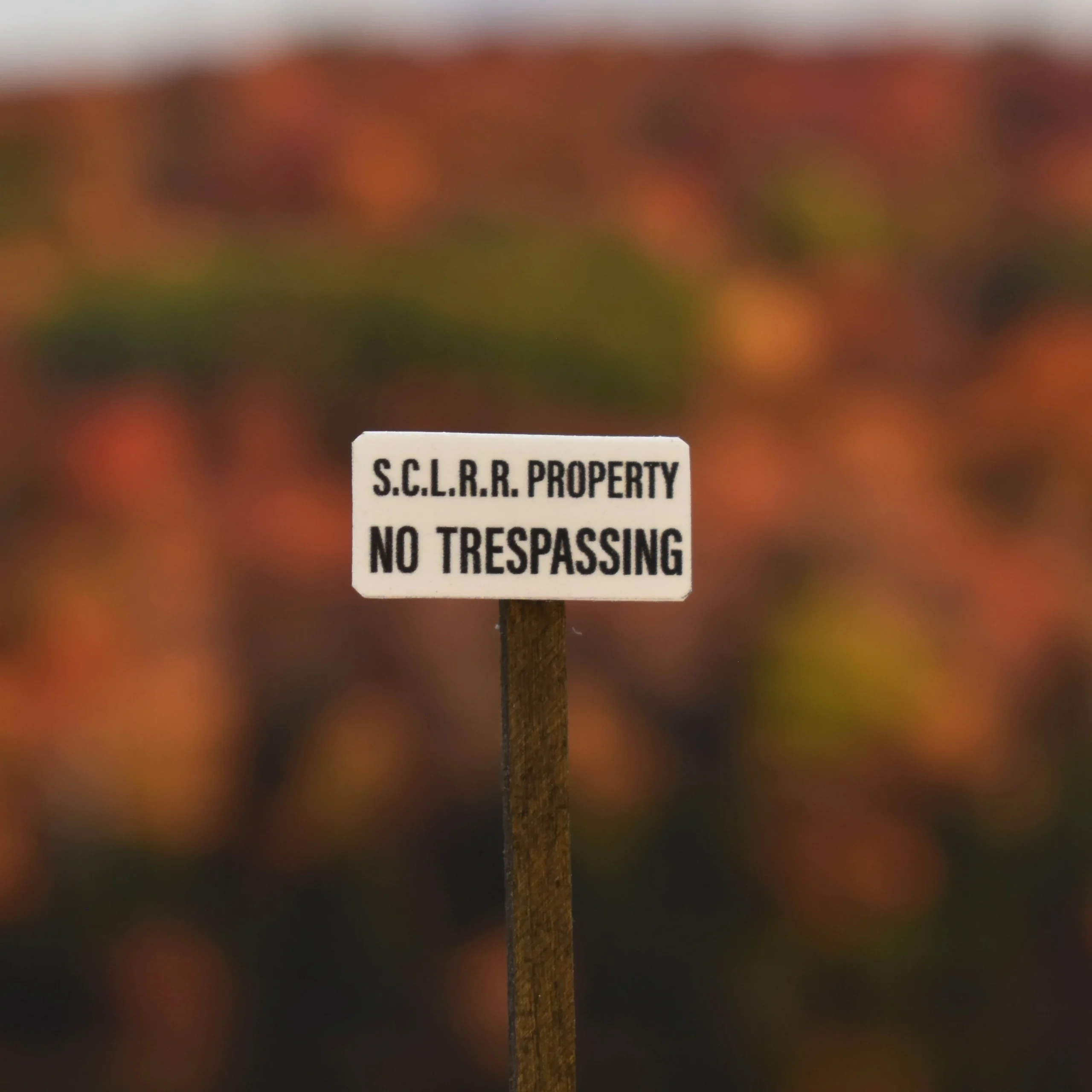 HO Scale - SCL - No Trespassing - White- 2 Pack