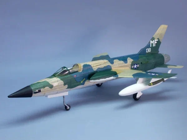 Dumas F-105 Thunderchief Kit - 502