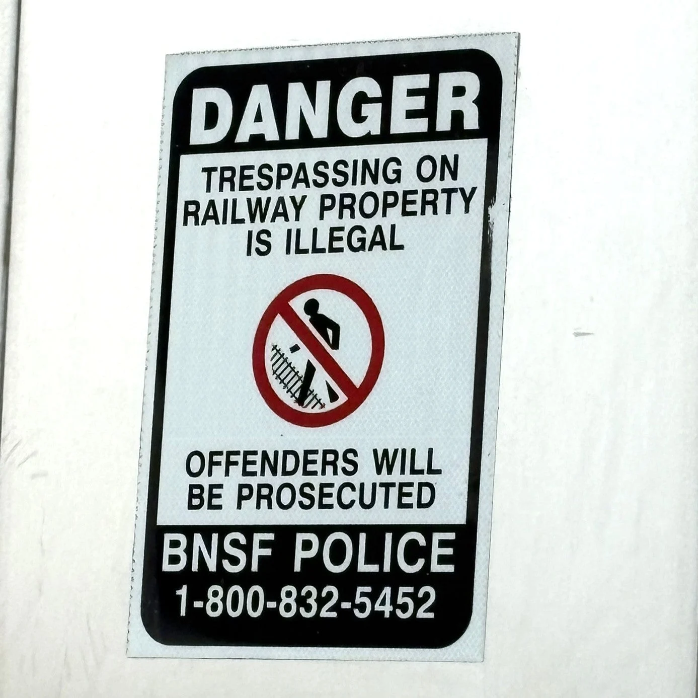O Scale - BNSF - No Trespassing - 2 Pack