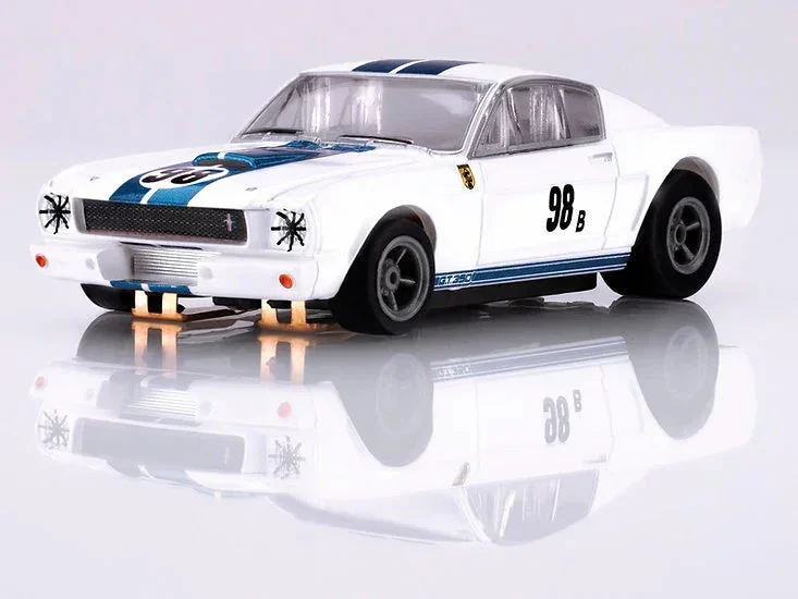 AFX 1965 Shelby Mustang GT350R Ken Miles 'Flying Mustang' White/Blue 22125