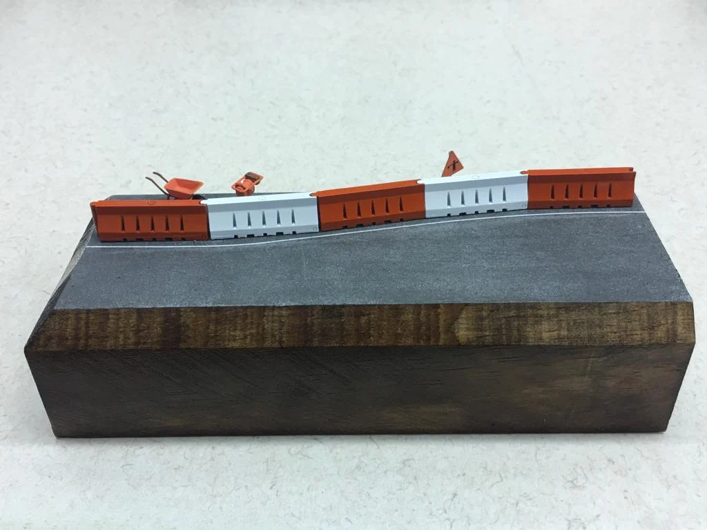 HO East Coast Plastic Jersey Barriers 9502 - East Coast Circuits