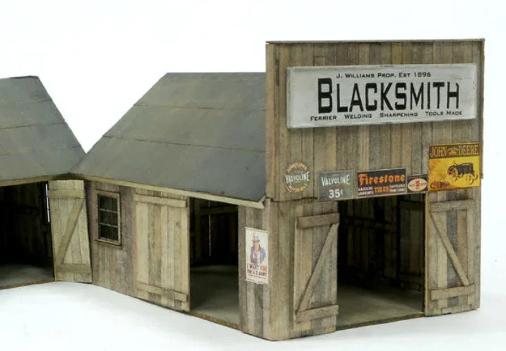 HO Banta Modelworks Blacksmith/Carpentry Shop 2125