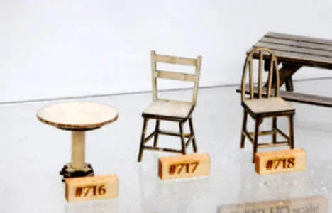 O Banta Modelworks Round Cafe Bar Tables 716