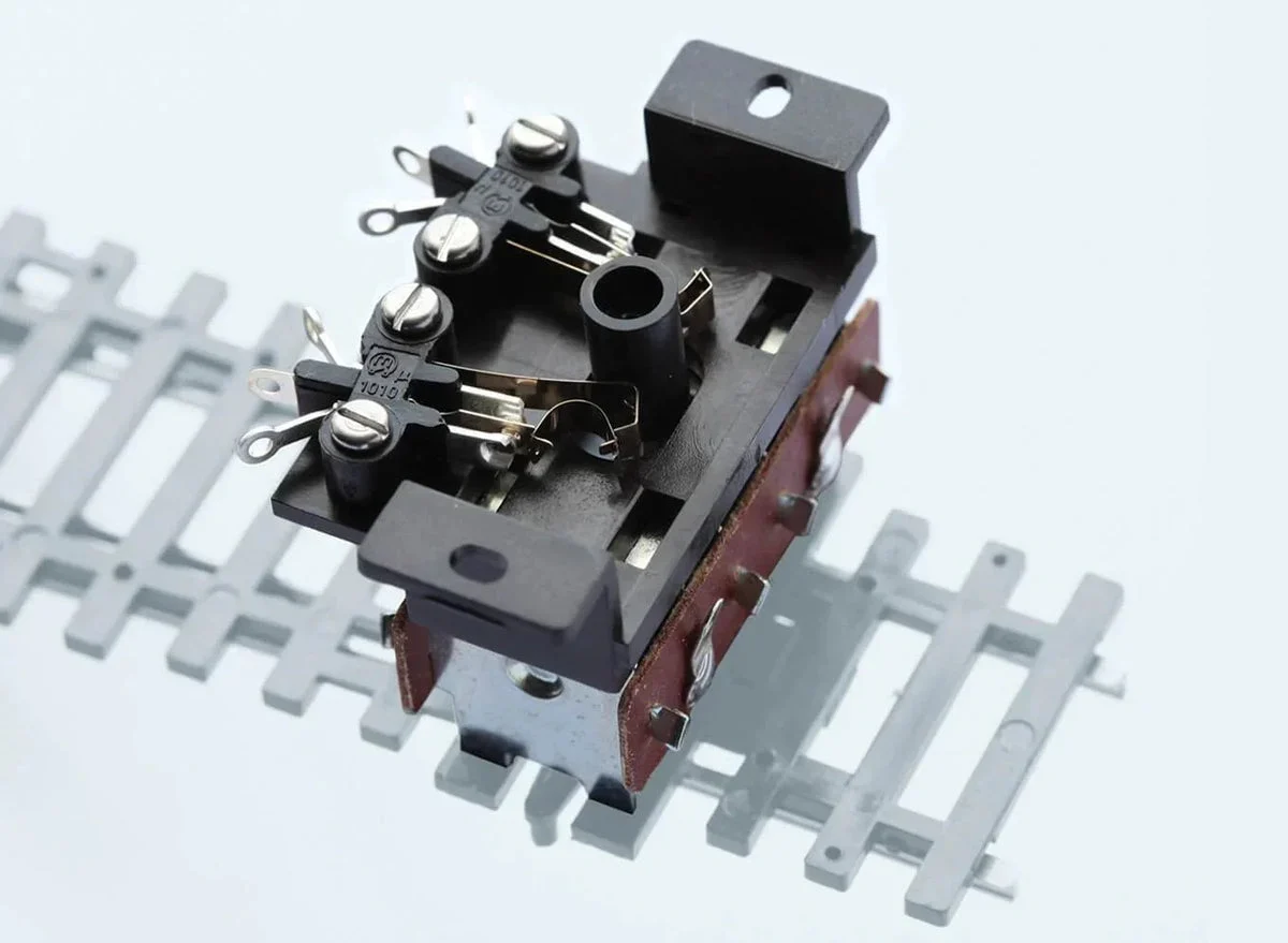 Peco PL-15 Turnout Motor Mounting Twin Microswitch 80504