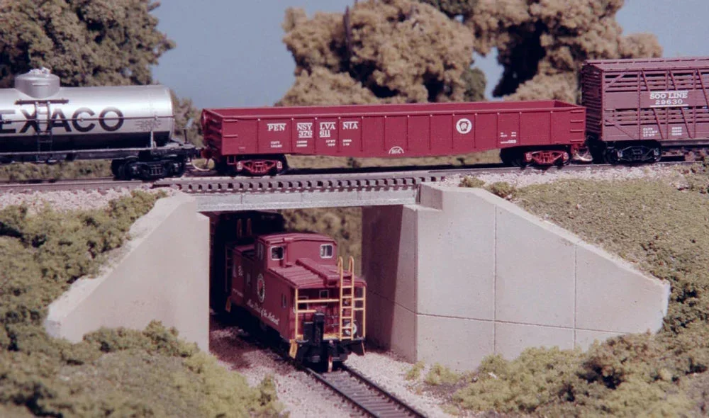 N Monroe Concrete and Girder Bridge #9005 - Monroe Models