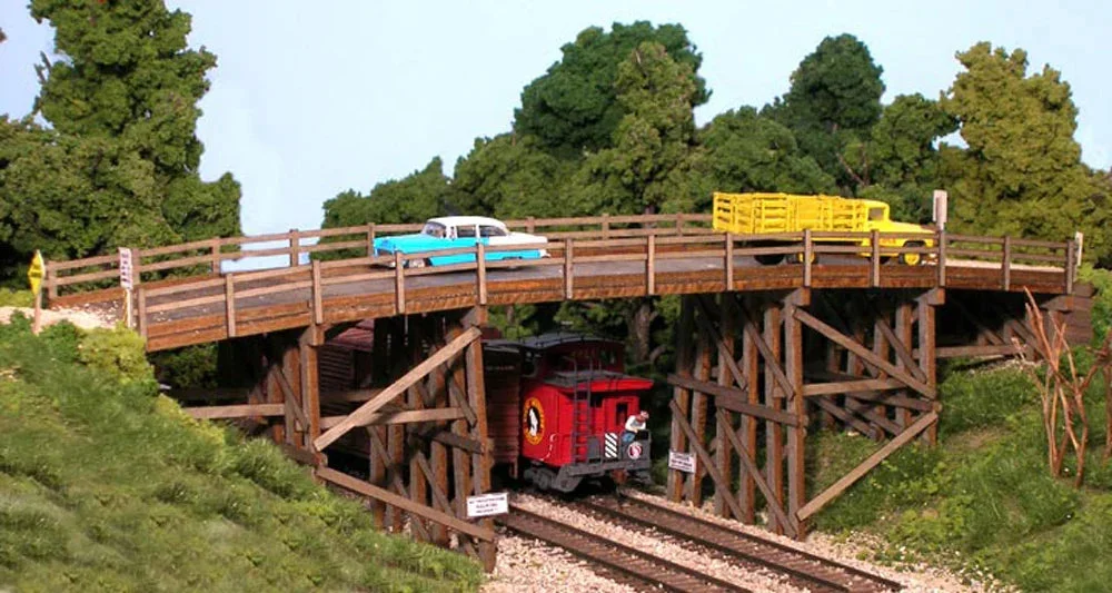 HO Monroe Country Road Bridge #2007 - Monroe Models