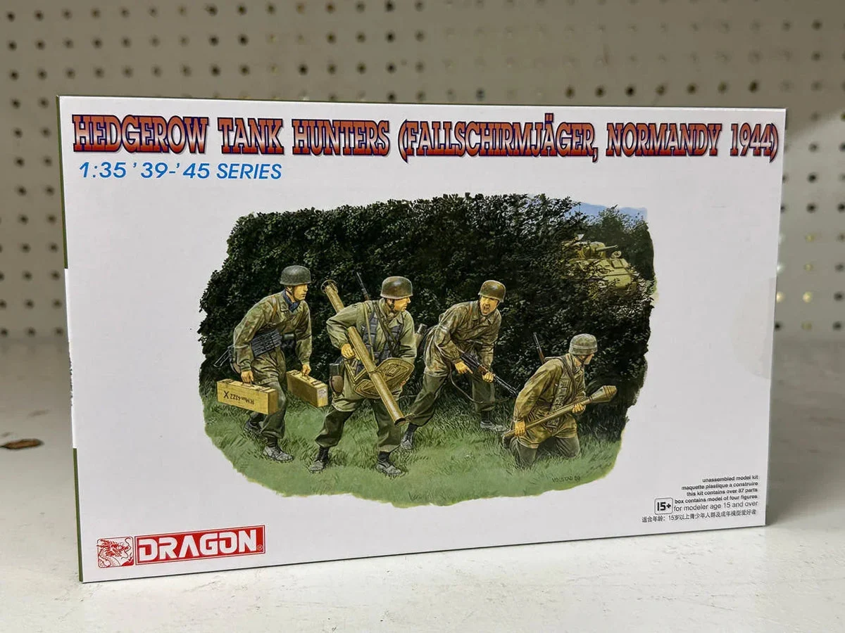 1/35 Dragon Model Hedgerow Tank Hunters (Fallschirmjäger, Normandy 1944) 6127 - Dragon Models