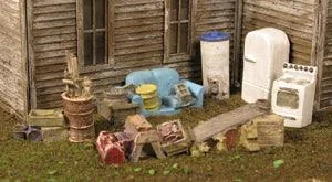 HO Monroe Back Yard Junk #2302 - Monroe Models