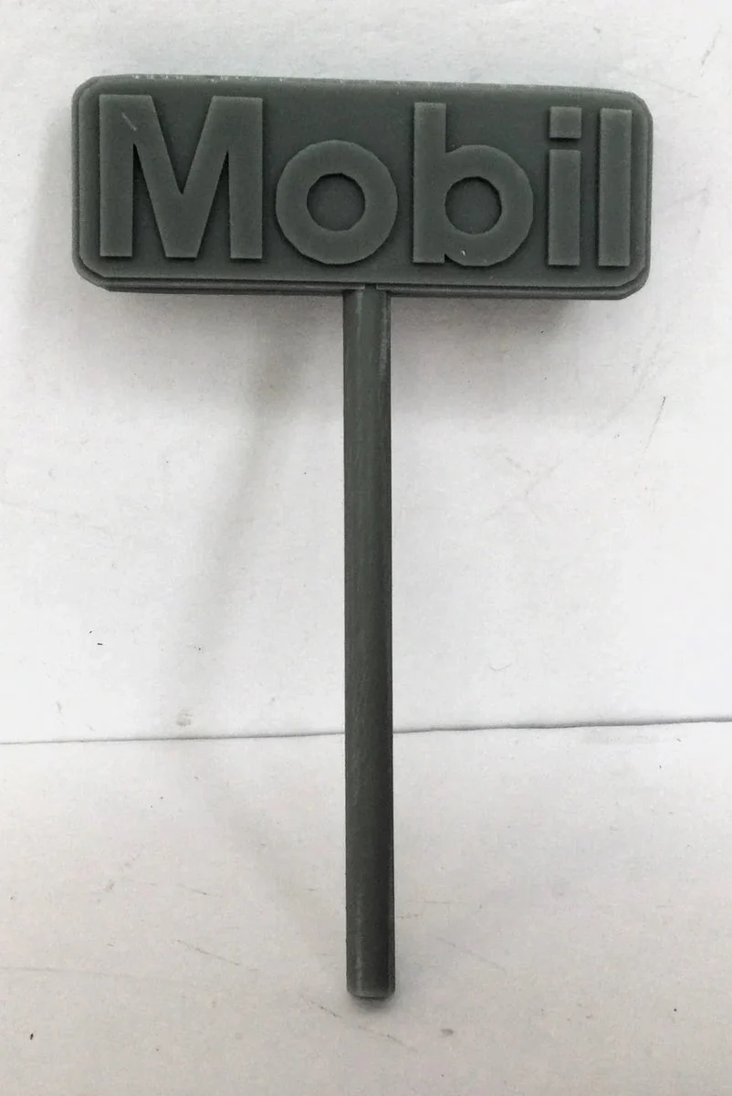 O Phoenix Precision Gas Station Sign: Mobil 33646 - Phoenix Precision Models