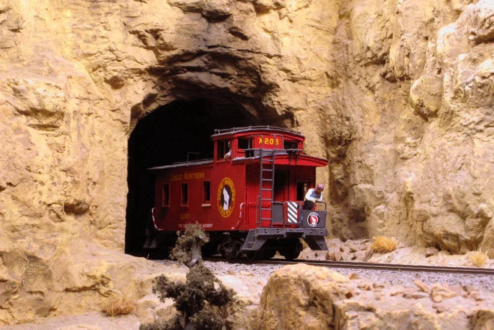 HO Monroe Tunnel Portal Blasted Rock Single-Track #109