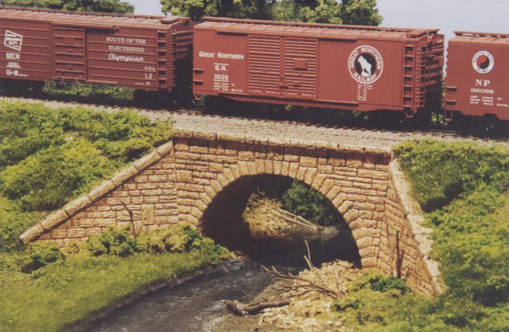 HO Monroe Stone Arch Bridge #2001 - Monroe Models