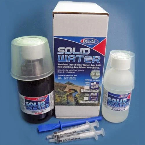 Deluxe Materials Solid Water 350ml BD36