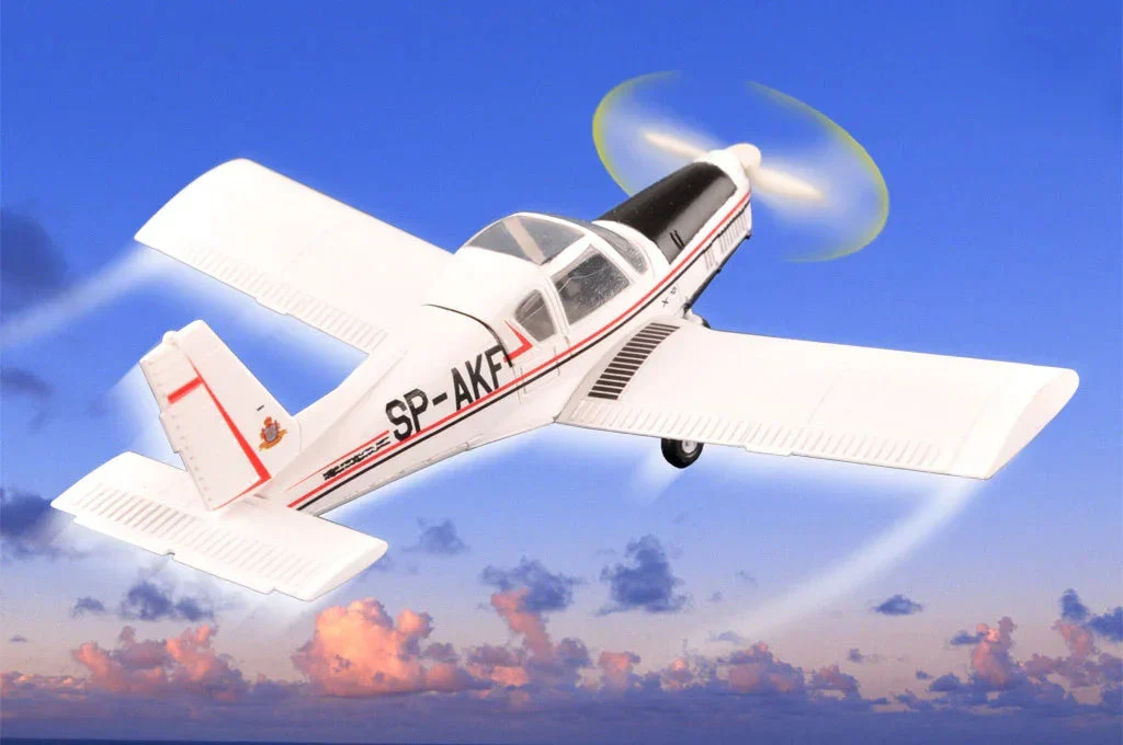 1/72 Hobby Boss Zlin Z-42M Easy Assembly Authentic Kit 80299