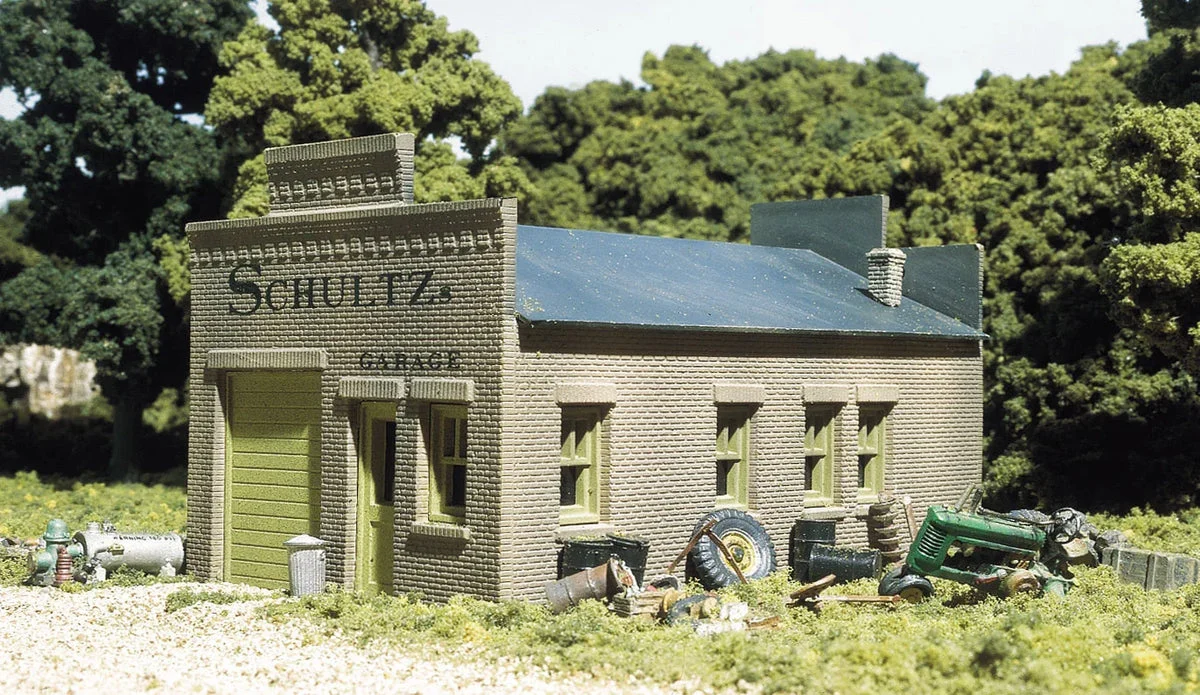 HO DPM Schultz's Garage 20100 - Design Preservation Model
