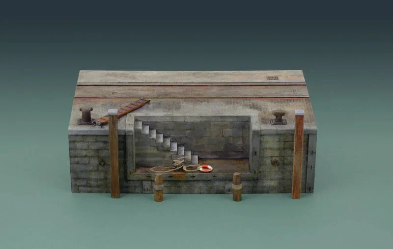 1/35 Italeri Dock with Stairs 5615