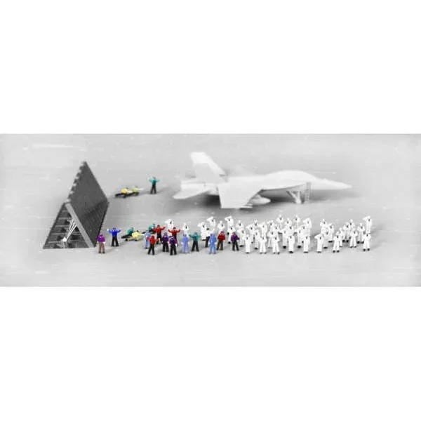 1/350 KA Models Models USN Aircraft Carrier Deck Crew 3D Figures - Un-Painted KP03502A