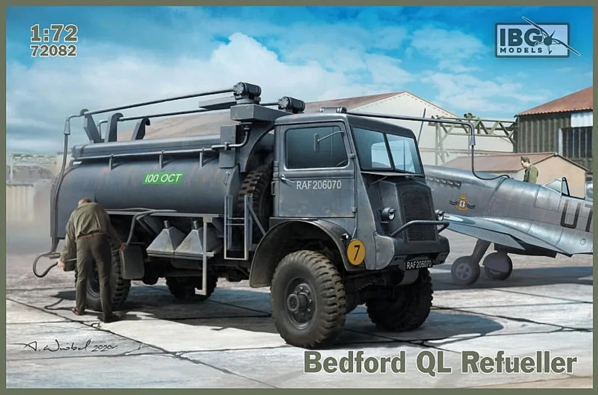 1/72 IBG Model Bedford QL Refueller Plastic Model Kit 72082 - IBG Models