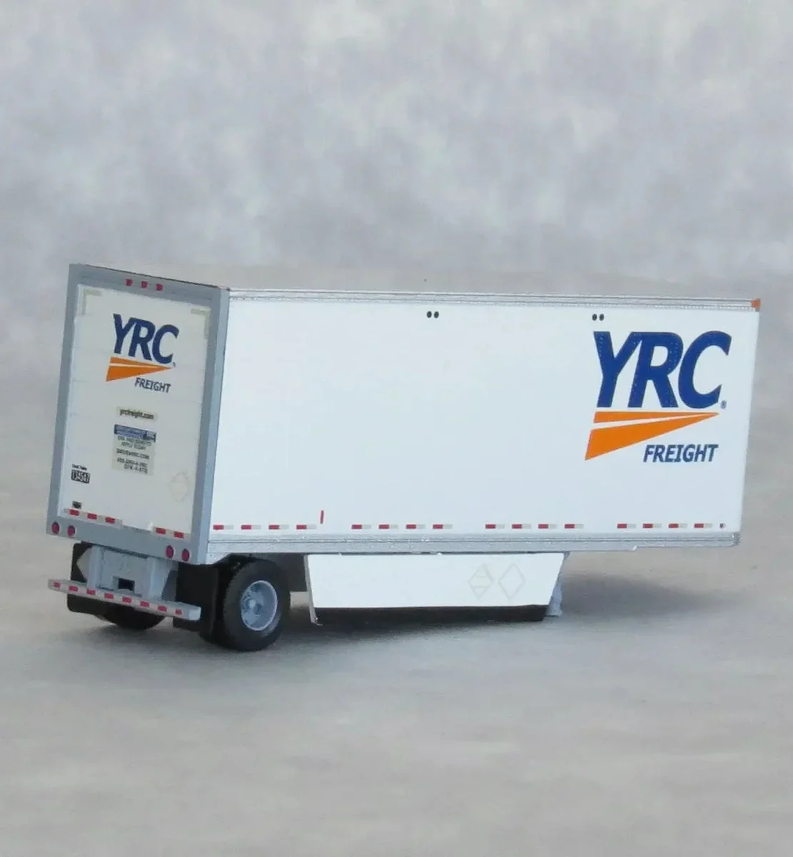 N Scale Trainworx YRC 28′ Trailer Road #135012 - 42890-05